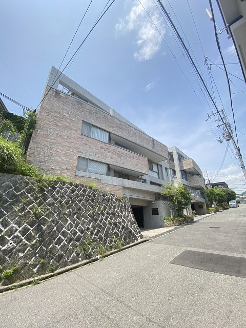 グランパレ苦楽園　北棟の外観