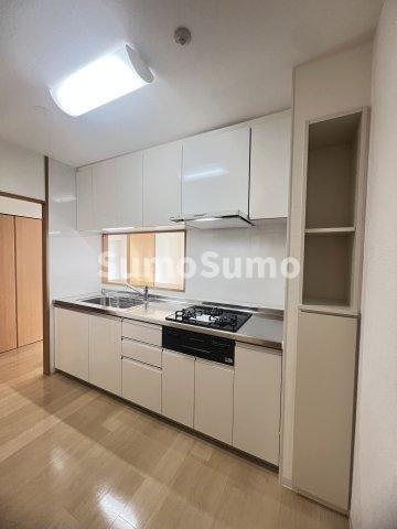 グリーンヒルズ御影11号棟のキッチン