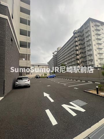 エスリード大阪クレストコートの駐車場|駐車場完備です