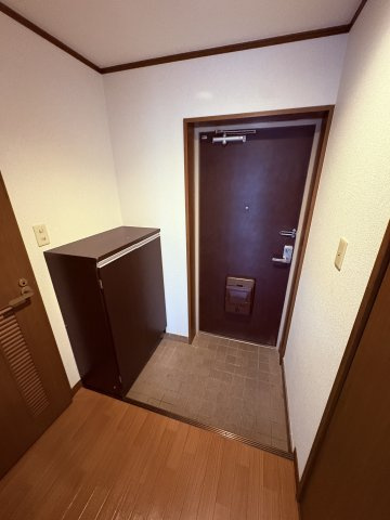 サンハイツ荒田の玄関