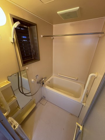 サンハイツ荒田の浴室