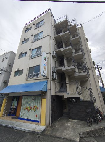サニー神戸マンションの外観