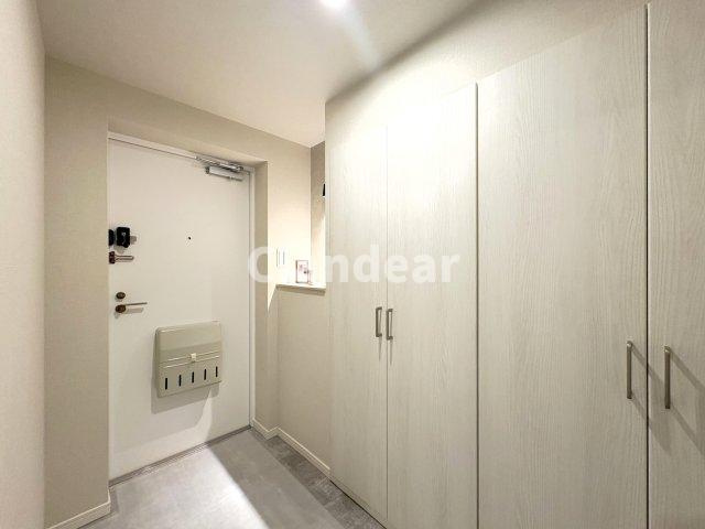 モア・クレスト荒川公園ソレーユ館の玄関|ドキドキの新生活も、安心してスタート。ぴったりの住まいを見つけませんか？クランディアが一緒に住まい選びをサポートします‼　まずは、お気軽にお問合せください　＃クランディア