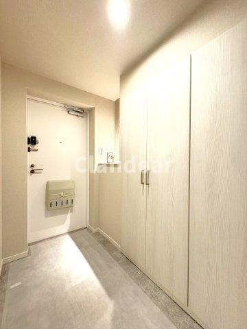 モア・クレスト荒川公園ソレーユ館の玄関|ドキドキの新生活も、安心してスタート。ぴったりの住まいを見つけませんか？クランディアが一緒に住まい選びをサポートします‼　まずは、お気軽にお問合せください　＃クランディア