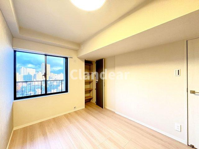 モア・クレスト荒川公園ソレーユ館の洋室|ドキドキの新生活も、安心してスタート。ぴったりの住まいを見つけませんか？クランディアが一緒に住まい選びをサポートします‼　まずは、お気軽にお問合せください　＃クランディア