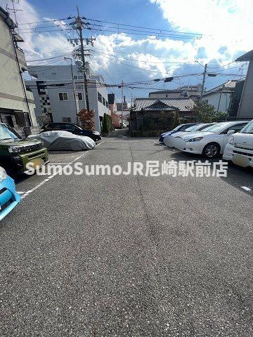 グランメール タカミの駐車場|車をお持ちの方に嬉しい駐車場付きの物件です