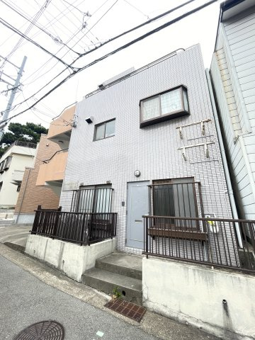 ゴールドリーフ山本の外観