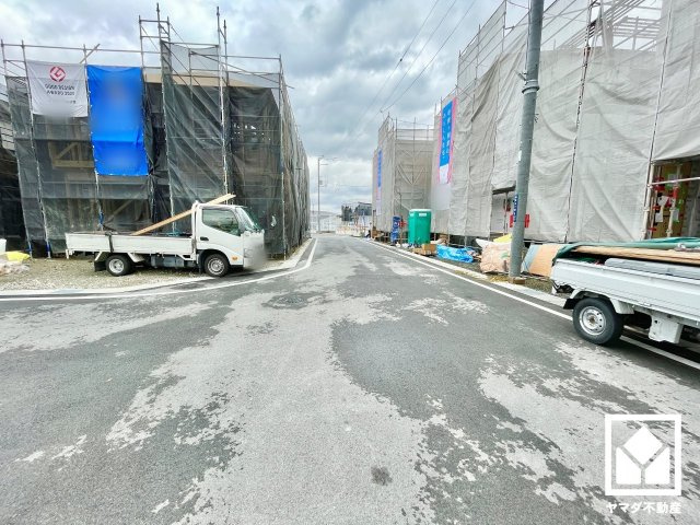 大津市雄琴５丁目　2期　12号棟の前面道路含む現地写真