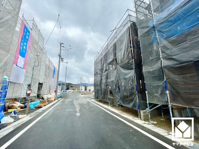 大津市雄琴５丁目　2期　12号棟の前面道路含む現地写真
