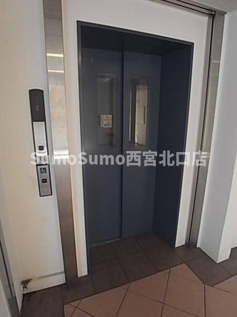 カサ・デラ・ルーチェ苦楽園の外観