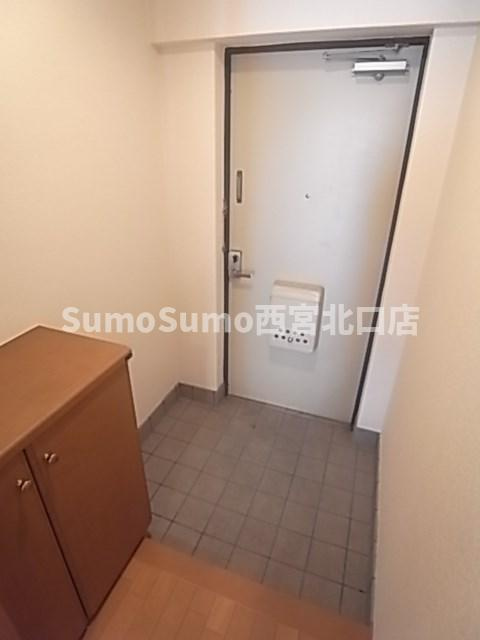 カサ・デラ・ルーチェ苦楽園の玄関