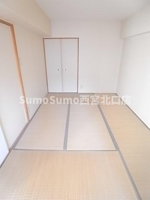 カサ・デラ・ルーチェ苦楽園の居間・リビング