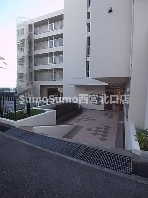 カサ・デラ・ルーチェ苦楽園の外観