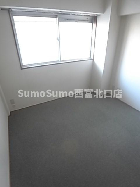 カサ・デラ・ルーチェ苦楽園の洋室