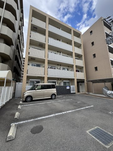 シーガ兵庫の駐車場