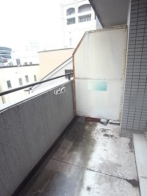 サンシャイン三宮のバルコニー