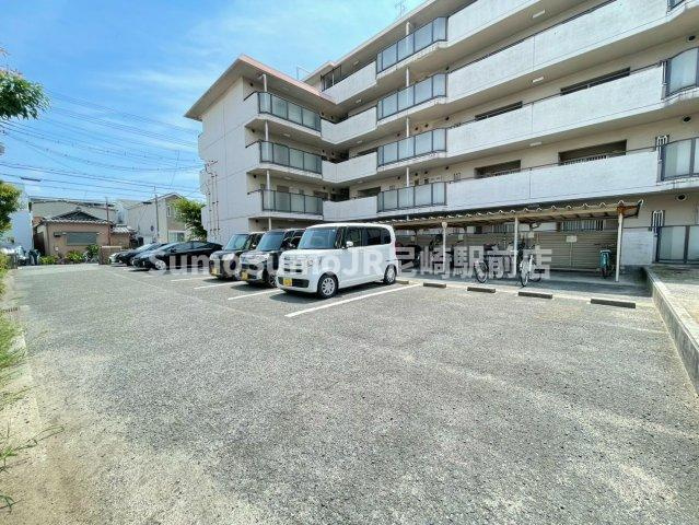 サン兵庫の駐車場|駐車場です