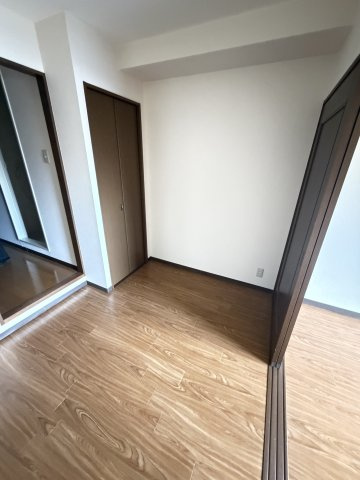 グローリー元町の洋室