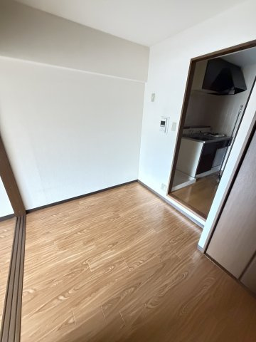 グローリー元町の洋室