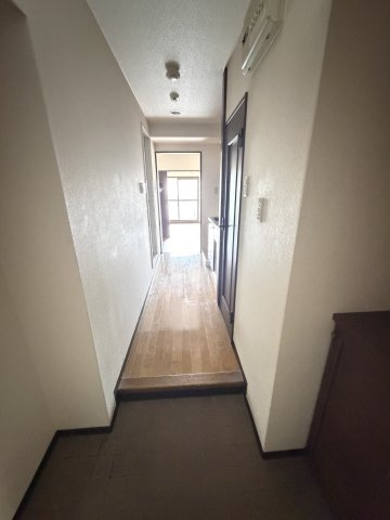 グローリー元町の玄関