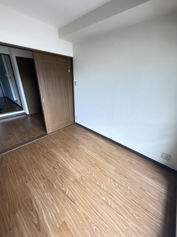グローリー元町の居間・リビング