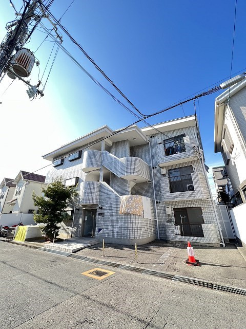 クレメント園田の外観