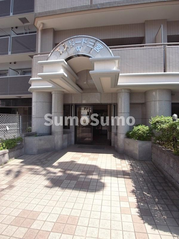 エスリード三宮のエントランス