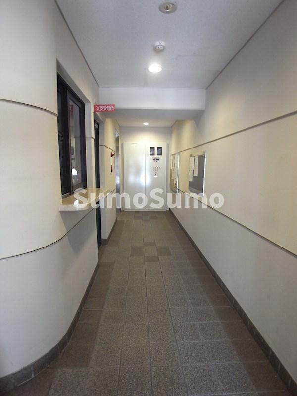 エスリード三宮のロビー