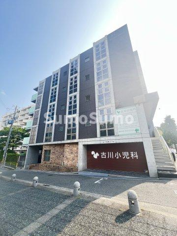 コストルツィオーネ本山南の外観