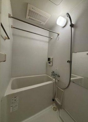 ソル・レヴェンテ浅草の浴室