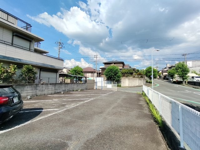 朱雀ウエストモスト第二モータープール