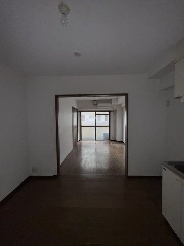 サンクラッソ湊川公園駅前の居間・リビング