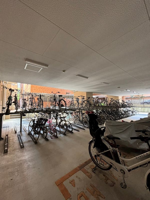 エステムコート大阪・中之島南の駐車場