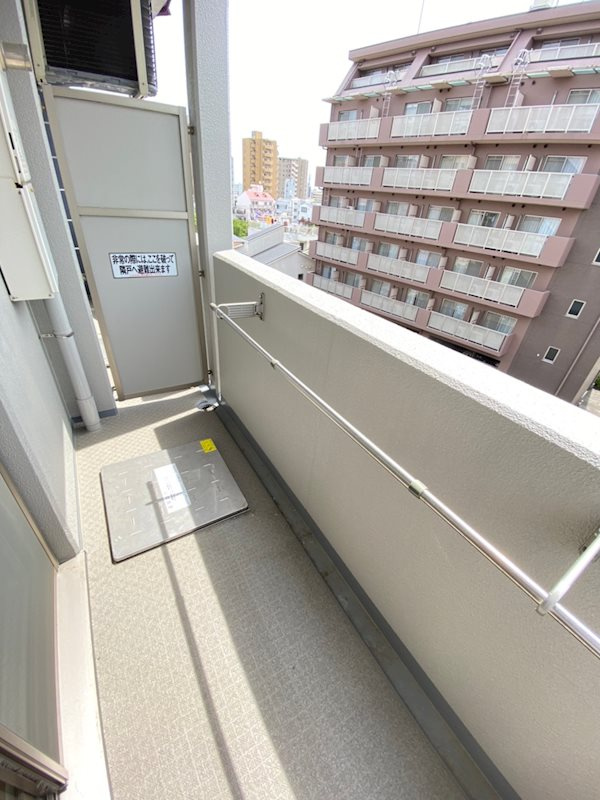 エスリード中山手県庁前のバルコニー