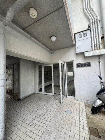 コスモアベニュー新長田のエントランス