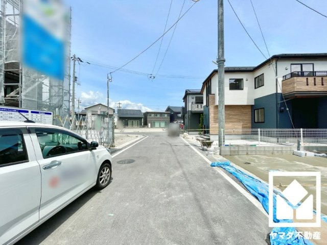 大津市雄琴５丁目　2期　14号棟の前面道路含む現地写真