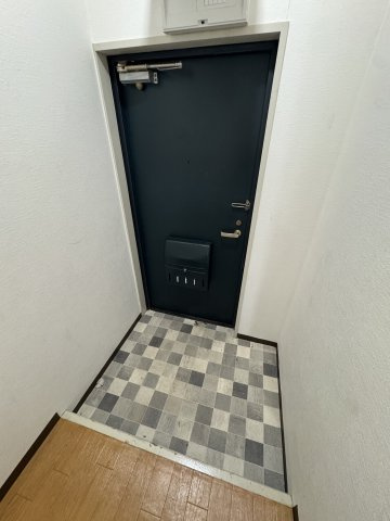 ダイバーシティ神戸長田A棟の玄関