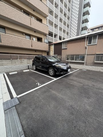 セレニテ兵庫エクラ の駐車場