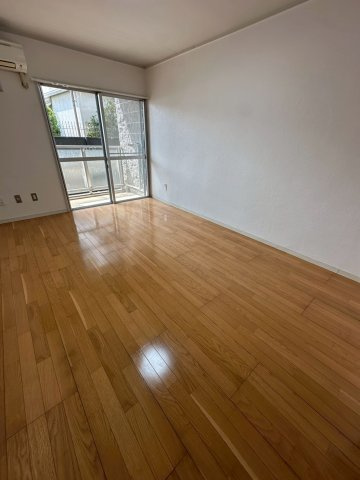 ドルム芦屋川の居間・リビング