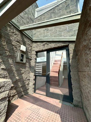 ドルム芦屋川のエントランス