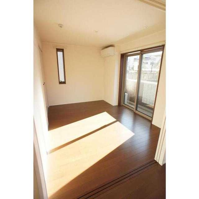 グランドソレイユの居間・リビング