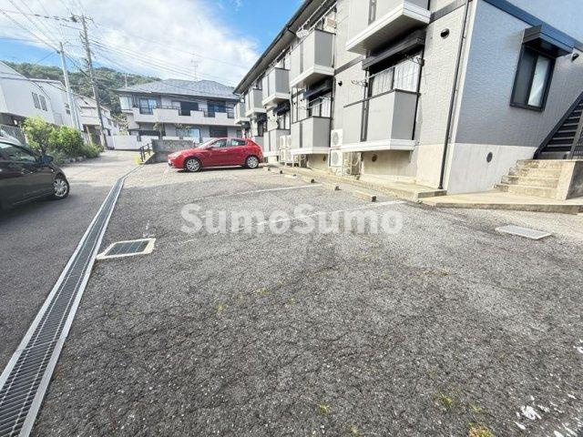 ハイネス岡本の駐車場|駐車場があります