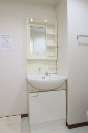 プレール新宿落合(プレールシンジュクオチアイ) の独立洗面台|シャンプードレッサー
