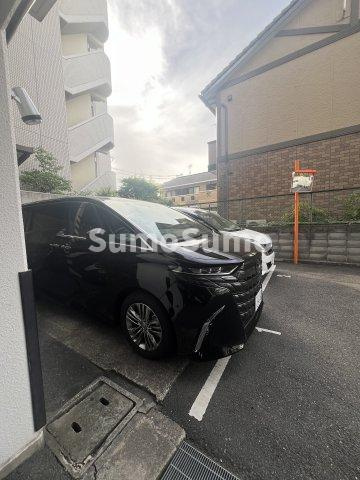 ステラ田中町の駐車場