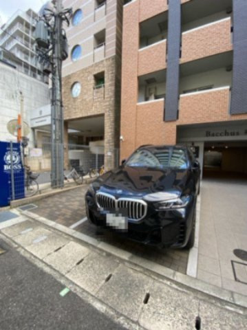 バックス神戸WESTの駐車場