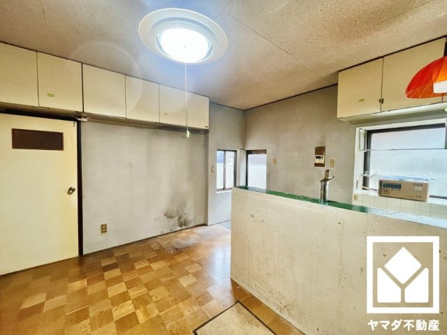 伏見区深草願成町の居間・リビング