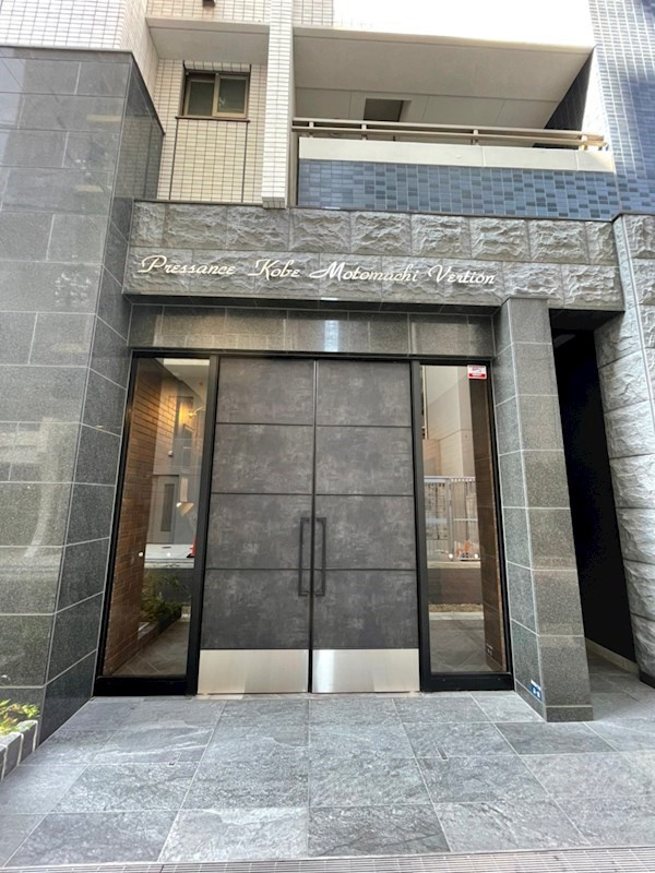 プレサンス神戸元町ベルシオンのエントランス
