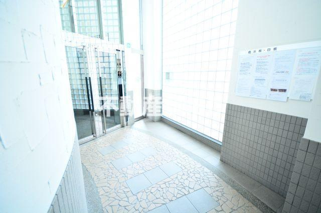プレサンス阿倍野阪南町のエントランス