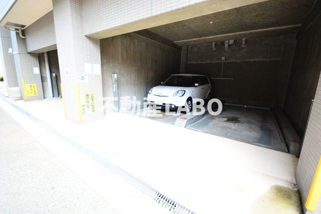 プレサンス阿倍野阪南町の駐車場