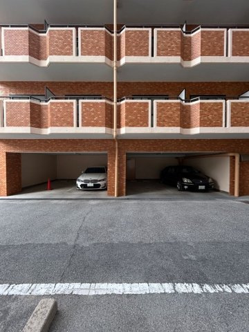 ステーションプラザ神戸西の駐車場